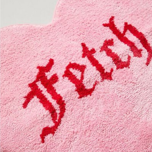 π Host Pick π Mean Girls Fetch Heart Shape Rug - Picture 3 of 3